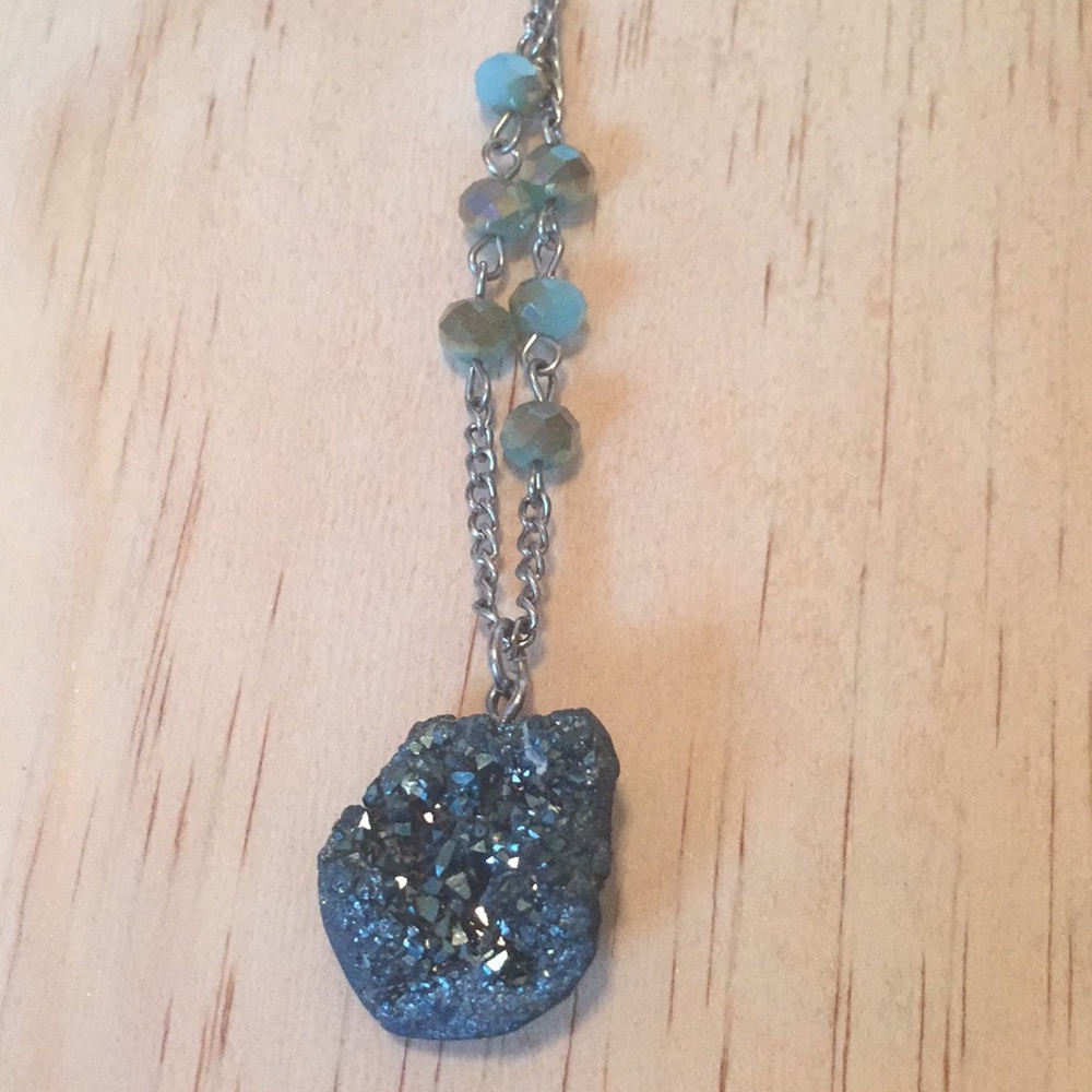 Turquoise stone and bead necklace